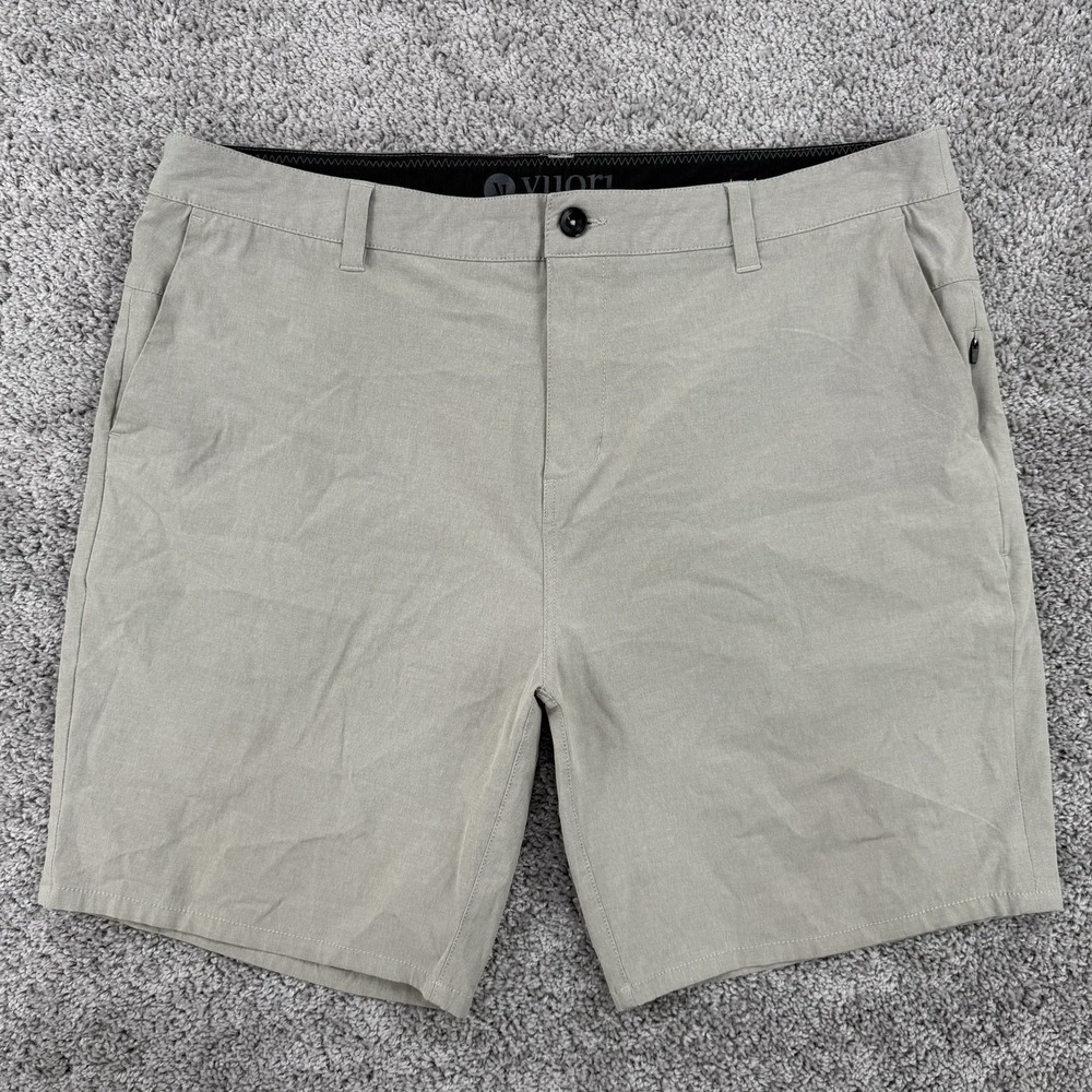 Vuori Aim Shorts Men's 38 Beige Performance Stretch Chino V368